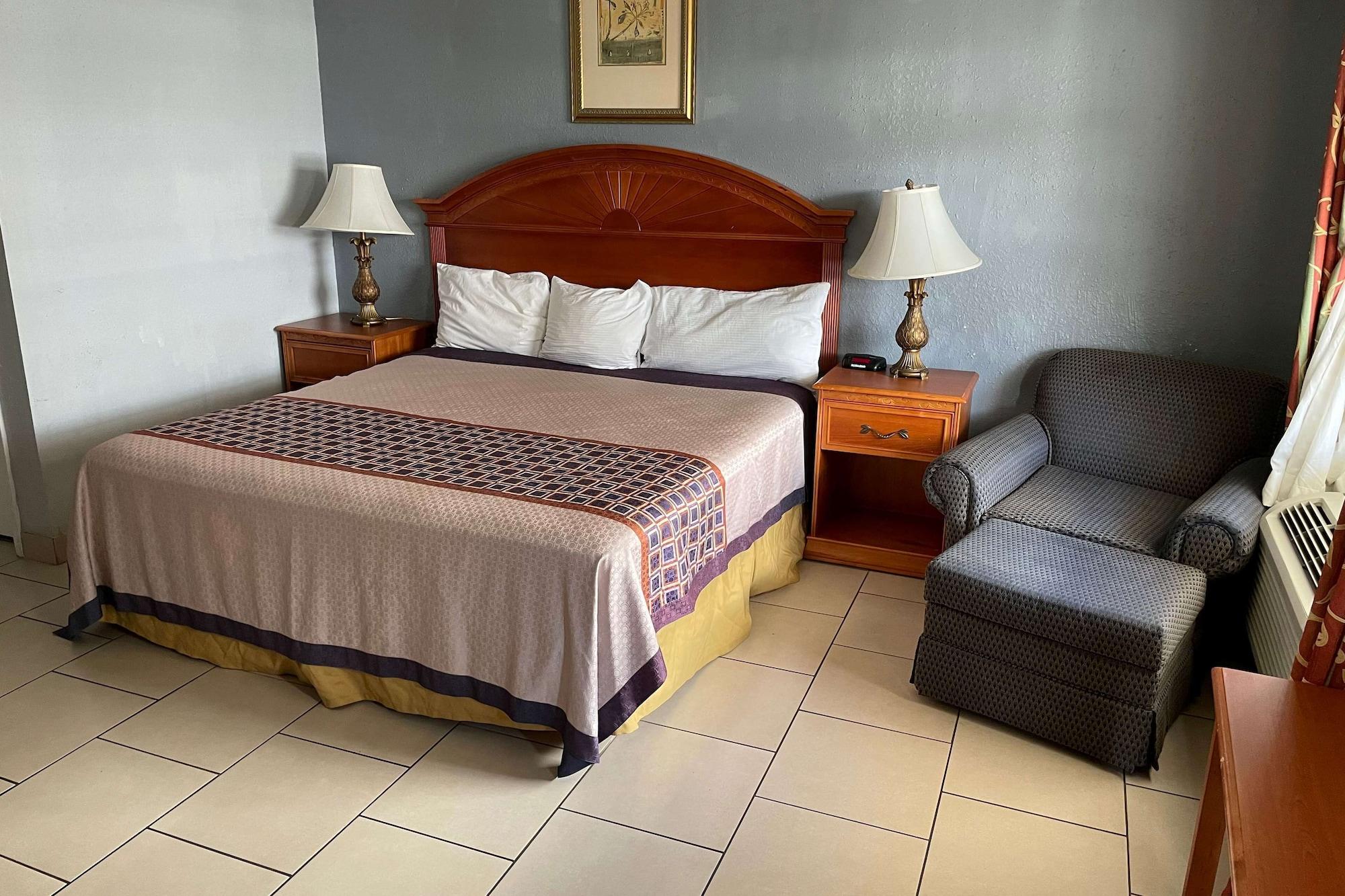 Travelodge By Wyndham Venice Motel 2*