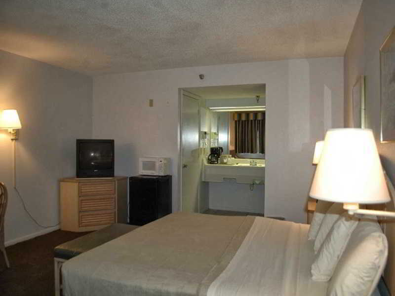 Travelodge By Wyndham Venice Motel Venice Gardens