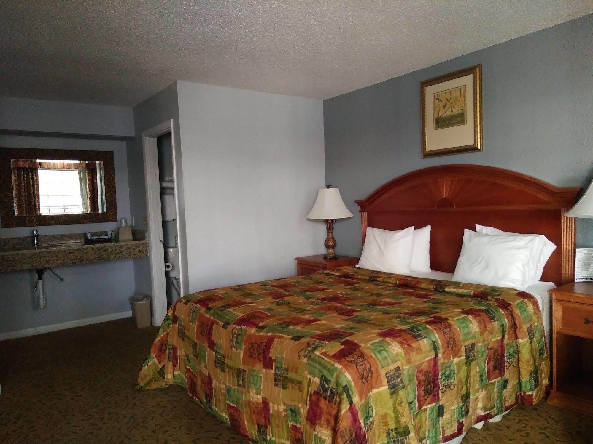 Travelodge By Wyndham Venice Motel Venice Gardens