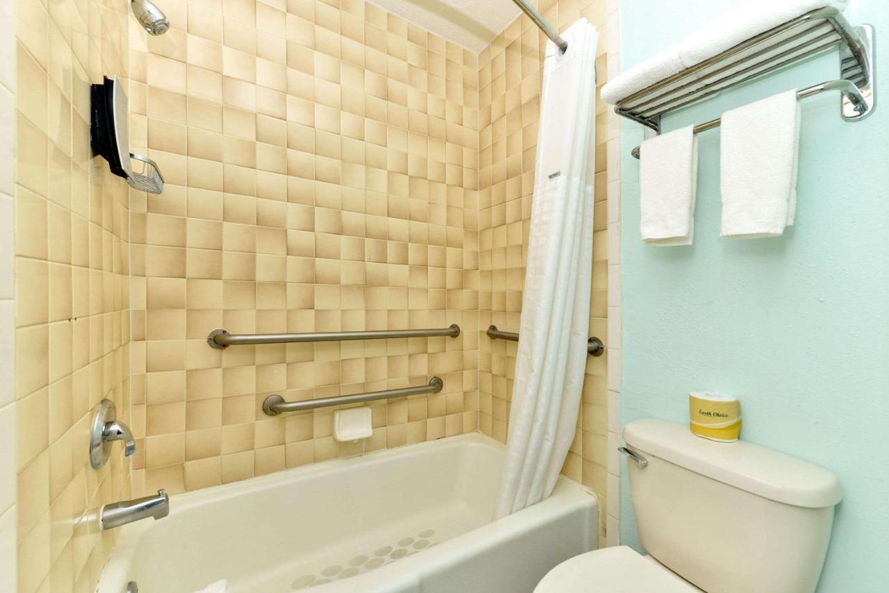 Travelodge By Wyndham Venice Motel 2*