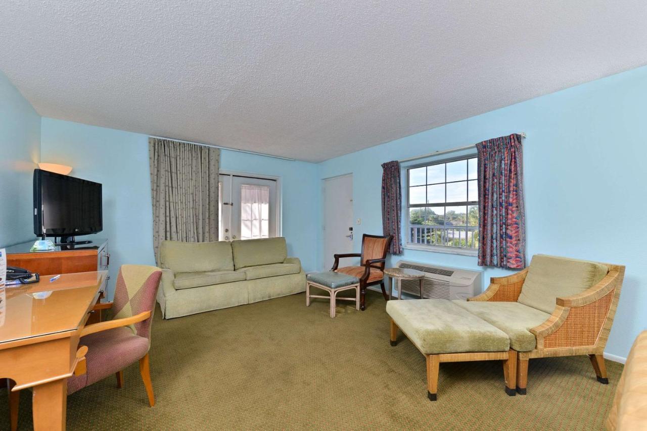 Travelodge By Wyndham Venice Venice Gardens