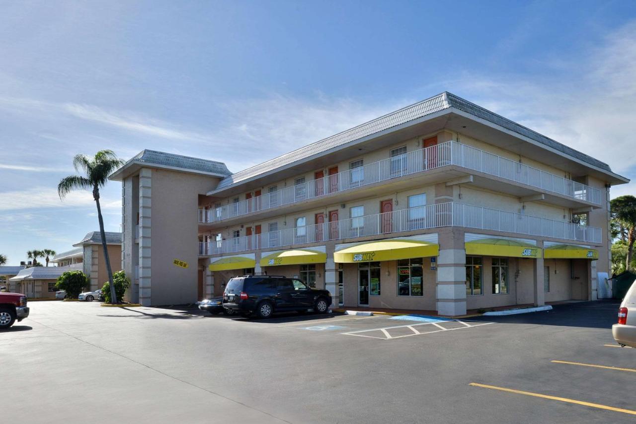 Travelodge By Wyndham Venice Motel 2*