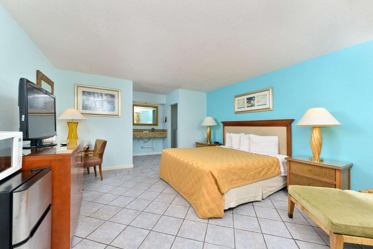 Travelodge By Wyndham Venice Motel